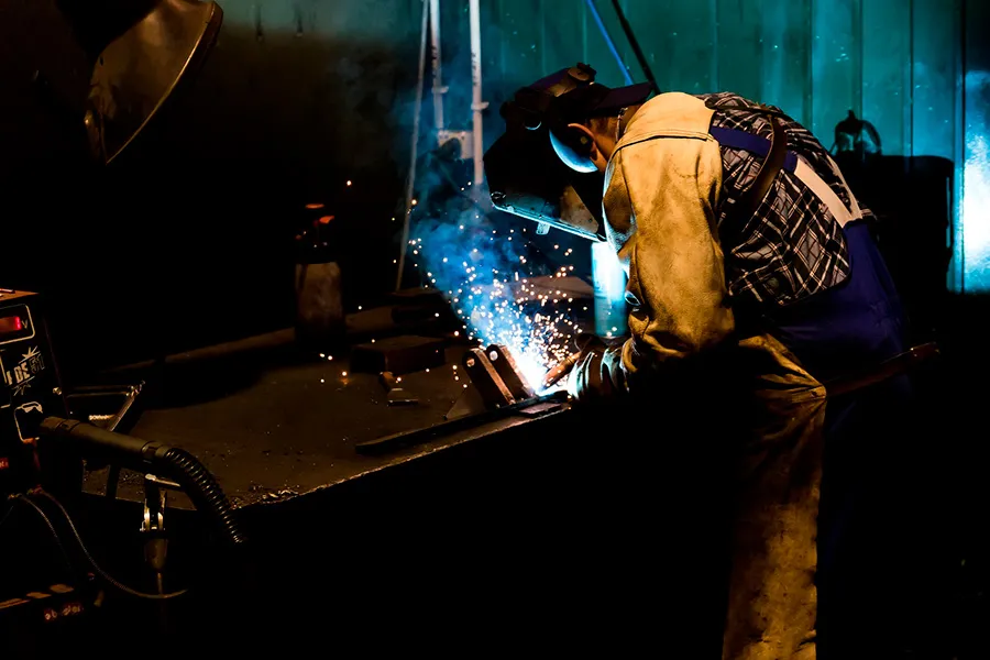 Преобразователь напряжения включается, но быстро отключается: возможные причины и пути решения